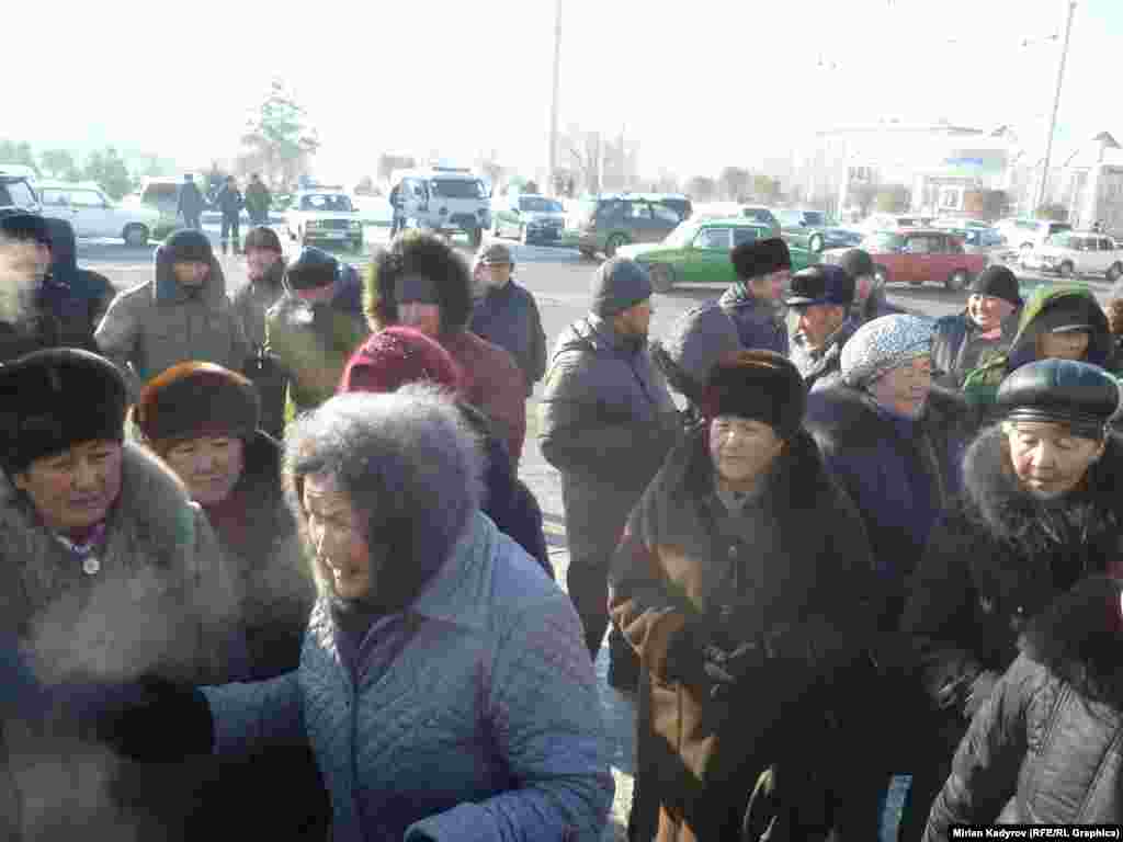 Электр энергиясынын жаңы тарифине ылайык, айына 700 кВт саатка чейин электр кубатын пайдалангандар 70 тыйындан, андан ашыргандарга &nbsp;2 сом 5 тыйындан төлөө&nbsp;​каралган.