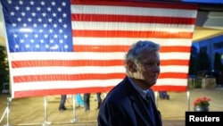 Джон Коўл, архіўнае фота