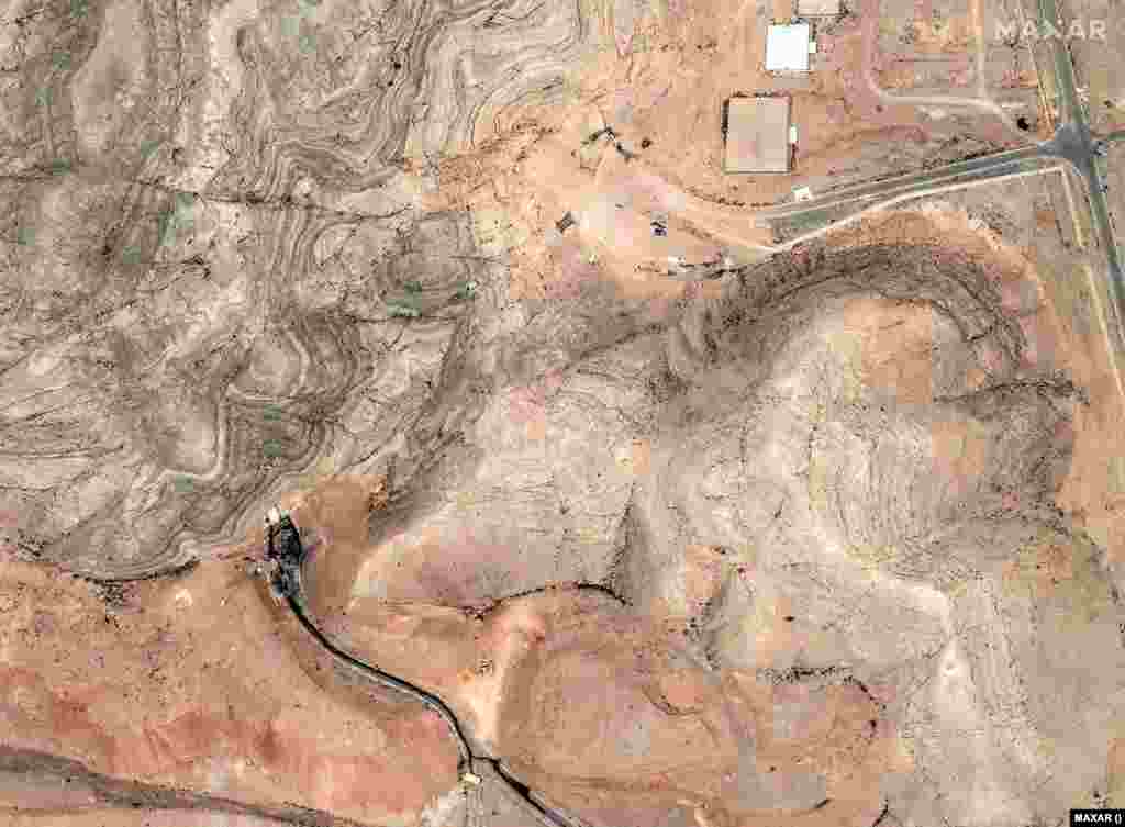 مرکز تحقیقات تکنولوژی اتمی اصفهان در روز ۳۰ خردادماه پیش از حملات آمریکا و در روز اول تیرماه، پس از حمله. 