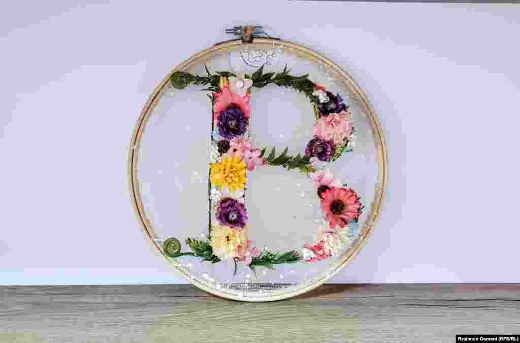 Takođe mogu personalizirati svoj rad kako bi odražavao njihov život ili podsjećao na voljene osobe.