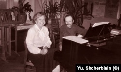 Певица Ирина Журина и Григорий Ганзбург. Харьков, середина 90-х. Фото Ю. Щербинина