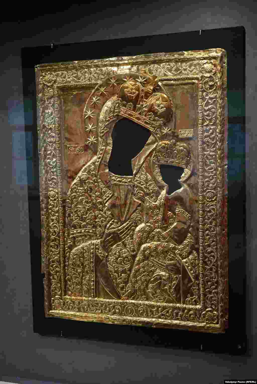 Шата до ікони «Богородиця Одигітрія» з гербом генерального осавула Івана Ломиковського