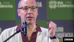 В то время спикер Верховной Рады Украины Андрей Парубий во время Международного форума Центральной и Восточной Европы VIA CARPATIA. 2019 год