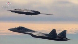 Безпілотний літальний апарат «Охотнік» під час першого спільного польоту з винищувачем «Су-57»