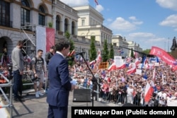 Обраний президент Румунії Нікушор Дан на передвиборчому мітингу у Варшаві 25 травня 2025 року