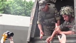 Ukrainian Army Delivers Aid To Slovyansk Residents