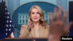 د سپینې ماڼۍ ویانده کارولین لیویټ 