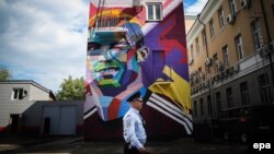 Казан йортларының берсендә Португалия уенчысы Рональдо сурәте