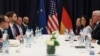 Vicepreședintele american JD Vance participă la o întâlnire cu ministrul german de Externe, Annalena Baerbock, și președintele german Frank-Walter Steinmeier, la Conferința de Securitate de la München, în Germania, 14 februarie 2025.