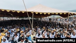 د جنوبي وزیرستان په مکین کې سلګونه کسانو په جرګه کې ګډون وکړ - د جولای ۱۰مې انځور 