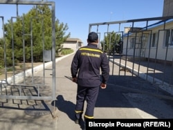 Працівники ДСНС в окупованому Мелітополі залишаються на службі під українським прапором. Квітень 2022 року