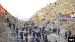 Рабочие в КНДР, архивное фото