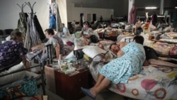 Nu se mai pot întoarce acasă: Ucrainenii strămutați își împărtășesc temerile pe măsură ce negocierile trenează