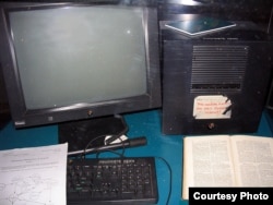 Компютърът NeXTcube, който служи за първи сървър на Тим Бърнърс-Лий. Днес той е в музей в Швейцария.