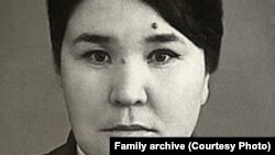 Туңгуч кыргыз этнограф айымы Какен Мамбеталиева (05.04.1936 – 30.07.1984) 