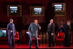 Сцена из оперы "Никсон в Китае". Киссинджер - крайний справа