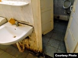 Așa arăta anul trecut o cameră a Centrului pentru migranți din Timișoara.