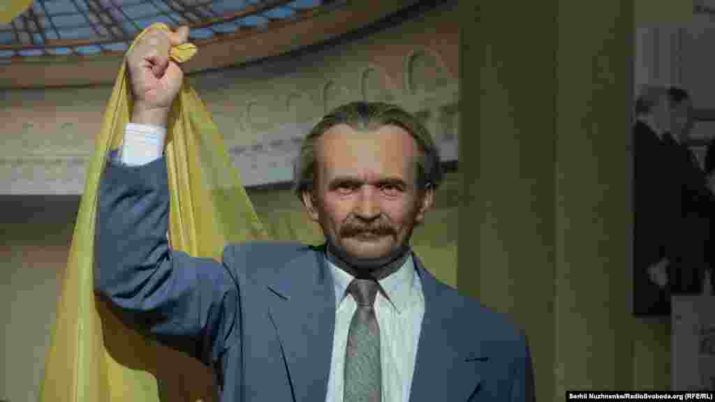 В'ячеслав Чорновіл під час проголошення акту про Незалежність