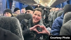 Мария Колесникова в автобусе по дороге в Украину. 13 декабря 2025 года
