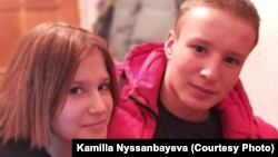 Близнаците Камила и Кирил Нисанбаев. Казахстанскиот државјанин Кирил Нисанбаев беше убиен во Украина во 2025 година.