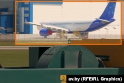 Самалёт з рэгістрацыйным нумарам EW-589PD і ў афарбоўцы авіякампаніі «Белавія» на паркоўцы ў Нацыянальным аэрапорце «Менск». Каляж, для якога скарыстаны скрыншот відэа, зьнятага вясною 2025 году