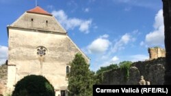 Abaţia cisterciană de la Cârţa, din județul Sibiu, a fost fondată la începutul secolului al XIII-lea de călugării cistercieni, originari din Franța.