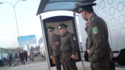 Goranmak ministrine käýinç berildi, eneler esger ogullarynyň 'aç bolýandygyny' aýdýarlar