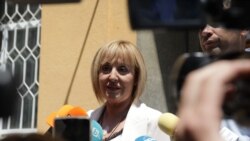 Мая Манолова от "Изправи се! Мутри, вън!"