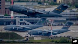 Baza aeriană NATO de la Ramstein.