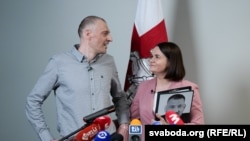 Сьвятлана і Сяргей Ціханоўскія на прэсавай канфэрэнцыі 22 чэрвеня 2025 году