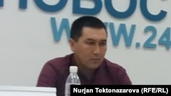 Азамат Туркменов.