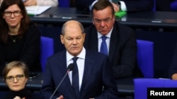 Cancelarul Cancelarul Scholz anunță în Bundestag că Germania devine un furnizor important de armament pentru Ucraina. 25 ianuarie 2023