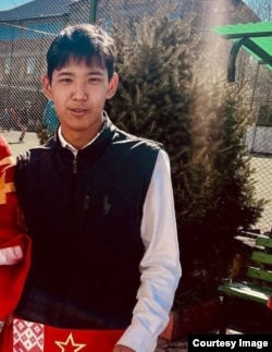 Алмаз Жапаров.