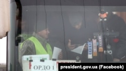 Перші фото з обміну утримуваними особами 