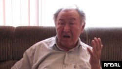 Казат Акматов.