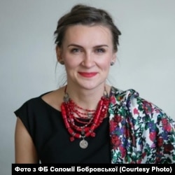 Соломія Бобровська наголошує, що Китай вимагав, щоб Україна відкликала свій підпис «в обмін на вакцини»