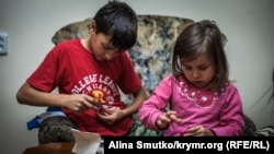 Діти Марлена (Сулеймана) Асанова – Саїд (11 років) і Сафіє (4 роки)