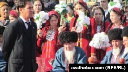 Illýustrasiýa suraty. Türkmenistanda bir köpçülik çäresi.