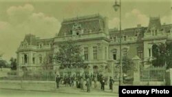 Palatul Rosetti Roznovanu (azi, sediul Primăriei Iași), sediul ministerelor și al Consiliului de Miniștri în Primul Război Mondial (Foto: I. Țurcanu, M. Papuc, Basarabia în actul Marii Uniri de la 1918)