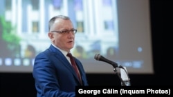 Sorin Cîmpeanu spune că admiterea în colegiile naționale este parte a unor măsuri de încurajare a excelenței în sistemul pre-universitar.