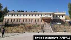 Улупамир айылындагы орто мектеп 2017