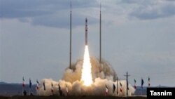 تصویر آرشیف: پرتاب راکت به وسیله سپاه پاسداران انقلاب اسلامی ایران
