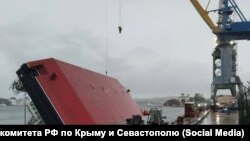 Плавкран, що перекинувся у Севастополі, 27 жовтня 2025 року