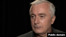 Василь Овсієнко під час розповіді Радіо Свобода про Українську Гельсінську групу. Київ, 18 жовтня 2016 року
