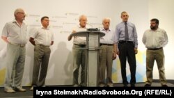 Прес-конференція з вимогою ввести мораторій на зміни до Конституції в частині децентралізації, Київ, 13 серпня 2015 року