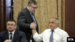 Главният прокурор Сотир Цацаров поздравява премиера Бойко Борисов