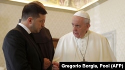 Papa Francis și președintele Ucrainei, Vladimir Zelinski, la o întâlnire de a avut loc la Vatican pe 8 Februarie 2020.