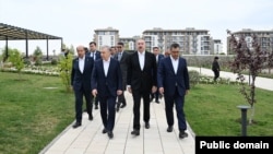 Ադրբեջանի նախագահ Իլհամ Ալիևը ՏՀԿ գագաթնաժողովին մասնակցելու ժամանած հյուրերի հետ, Ստեփանակերտ, 3-ը հուլիսի, 2025թ. 