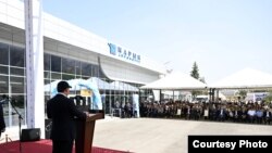 Президент Садыр Жапаров Нарын аэропортунда