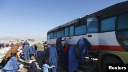 یک مرکز سیار صحی در یکی از ولسوالی های کابل - عکس از آرشیف